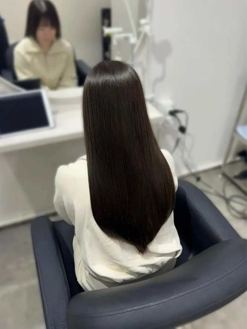ロング カラー グレージュ 髪質改善 トリートメント YUZU🎀顔まわり ×レイヤーカットのヘアスタイル