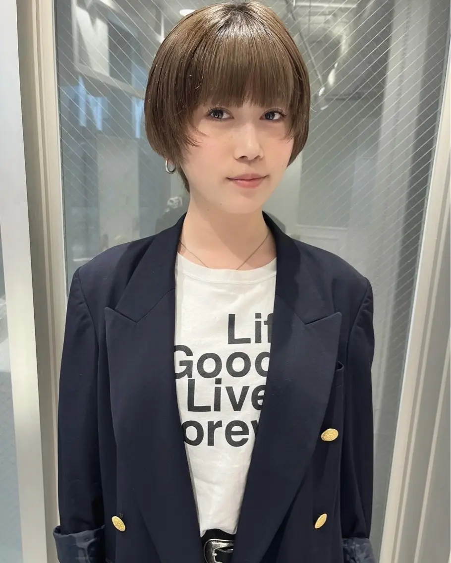 ショート ウルフカット／吉村 桃子のヘアスタイル