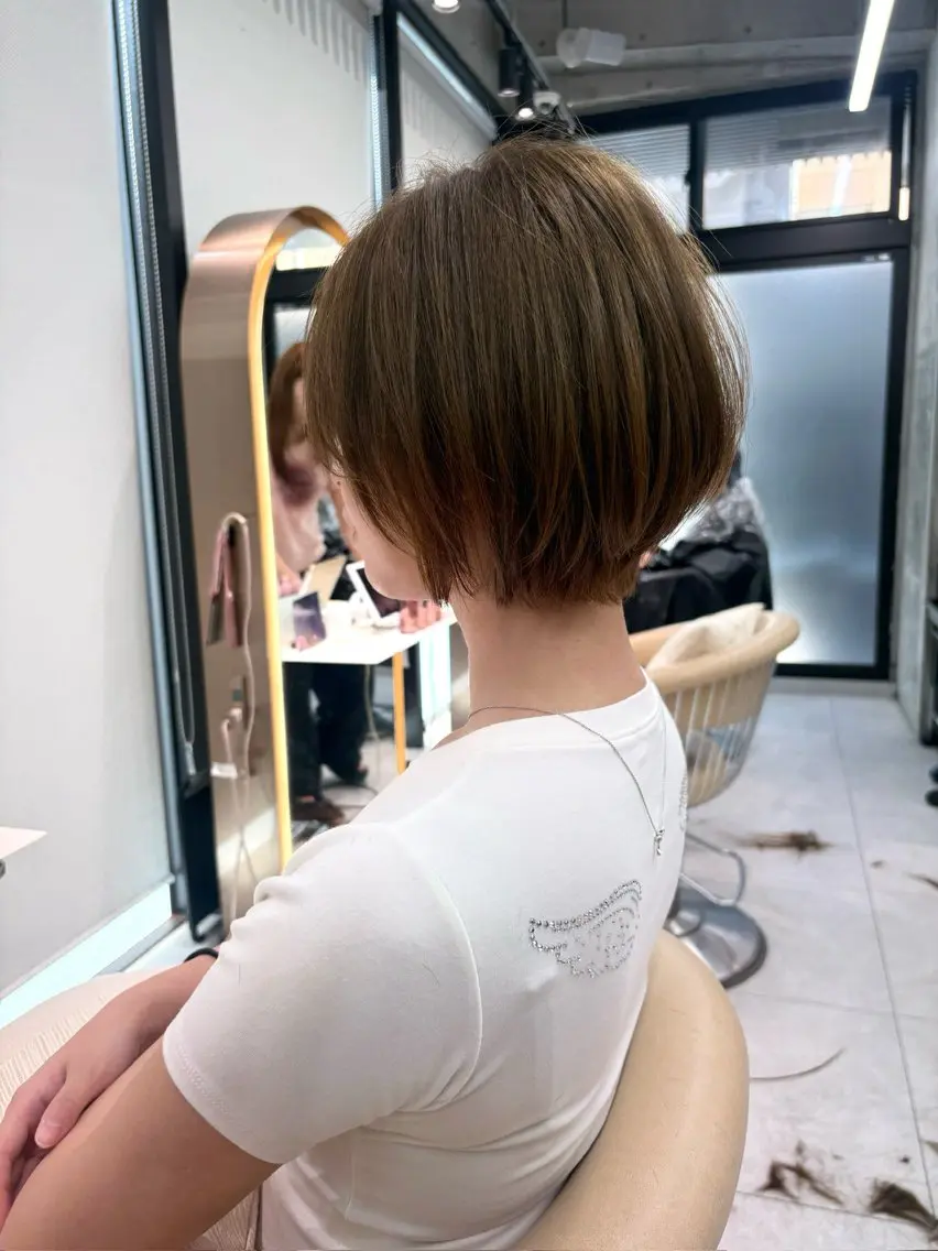 ショート カット 縮毛矯正 トリートメント 福岡縮毛矯正✨️ ストレート 向井和輝のヘアスタイル