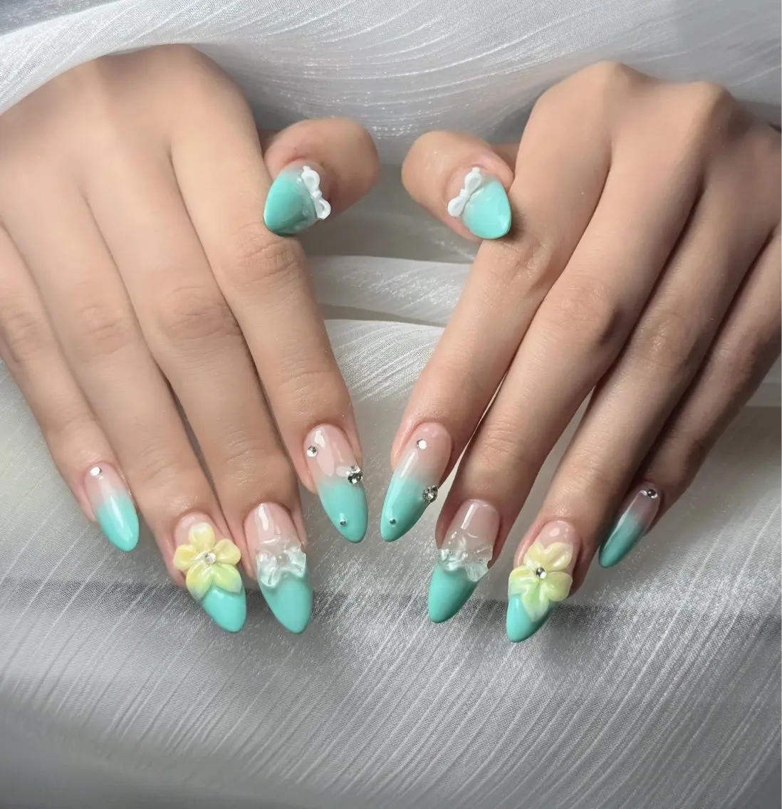 ネイル チークネイル フレンチネイル グラデーション 韓国ネイル マグネットネイル ハンドネイル Hana Nailのネイルデザイン