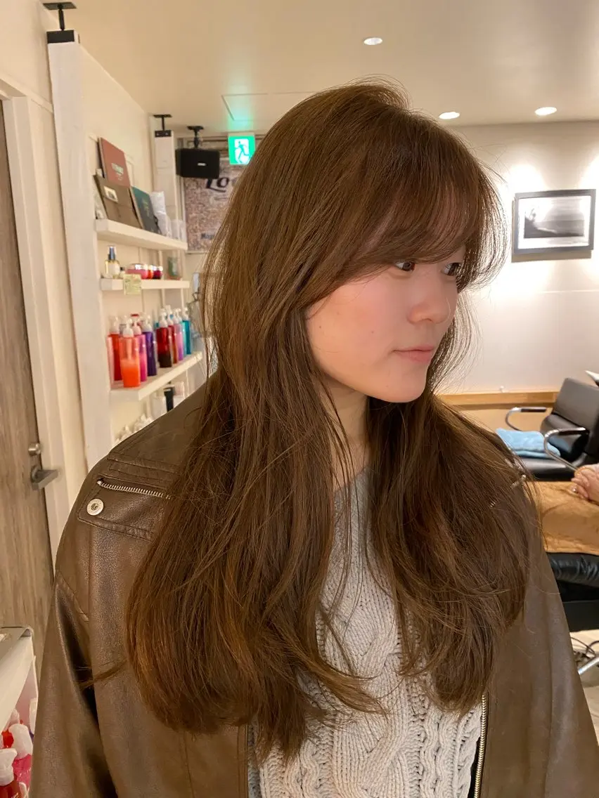ロング カラー カット ヘアカラー ナチュラルヘア🫧 ナナミのヘアスタイル