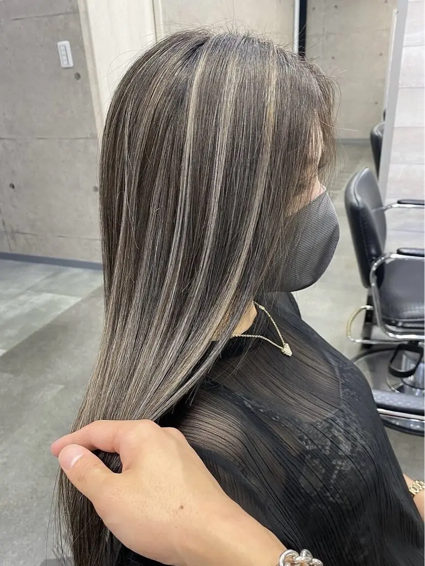 ロング ショートボブ ボブ ハイライト 髪質改善 レイヤーカット カット ヘアカラー suzu ハイトーン/レイヤーのヘアスタイル