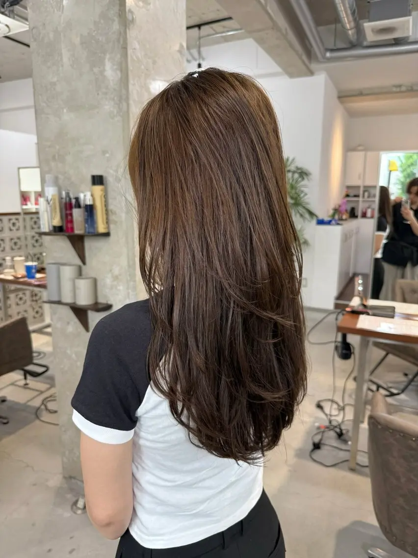 ロング カラー ブリーチ ダブルカラー ブリーチなしカラー カット ヘアカラー カイリ /レイヤーカットのヘアスタイル