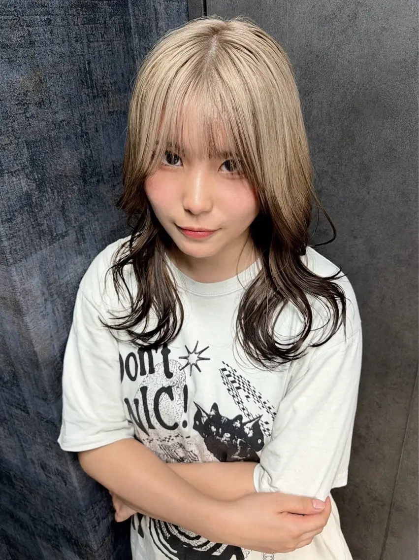 セミロング カラー ヘアアレンジ ベージュカラー ブリーチ ケアブリーチ デザインカラー ダブルカラー 【.ico】心斎橋/ レイヤー/飛田ゆうきのヘアスタイル