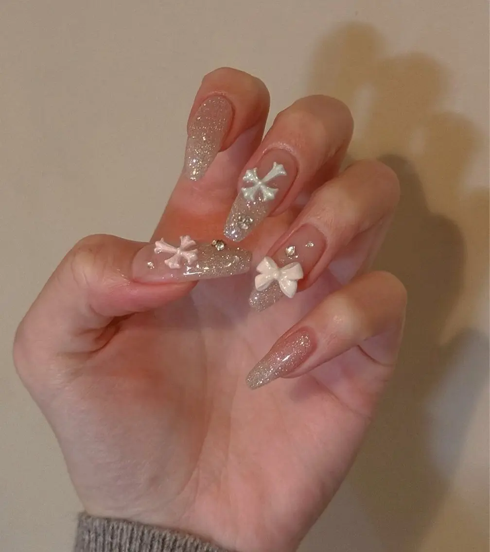 ネイル 長さ出し ジェルネイル キラキラネイル 韓国ネイル ロングネイル ハンドネイル Yuri.nail studioのネイルデザイン