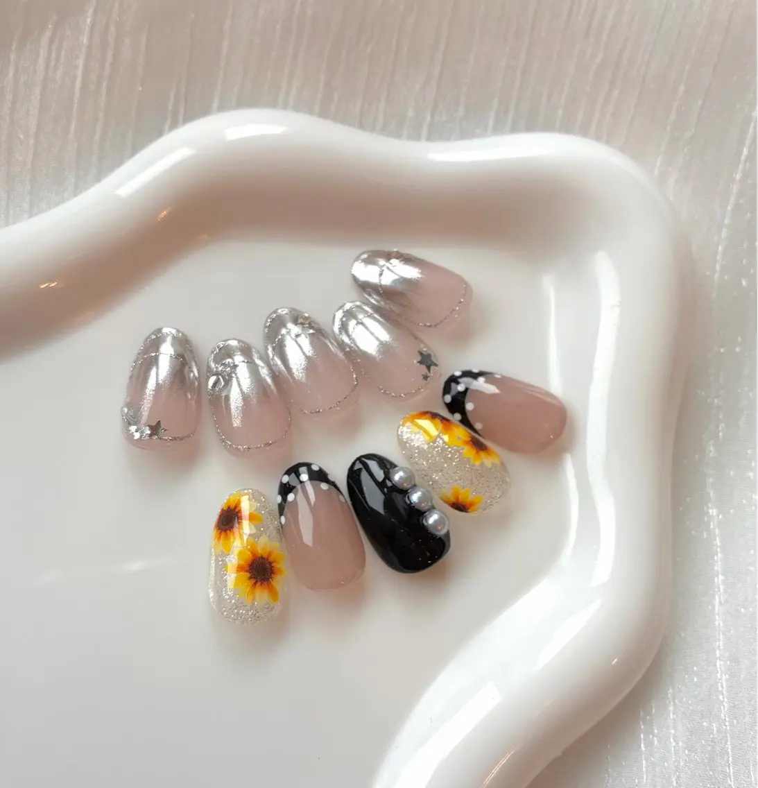 ネイル ハンドネイル 伊藤 菜緒のネイルデザイン