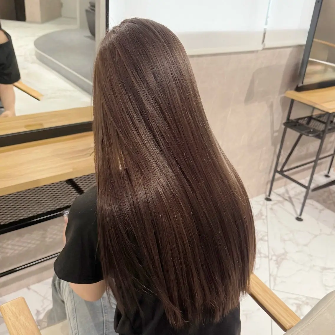 ミディアム ヘアカラー トリートメント 透明感カラー NAN AMI グレージュのヘアスタイル