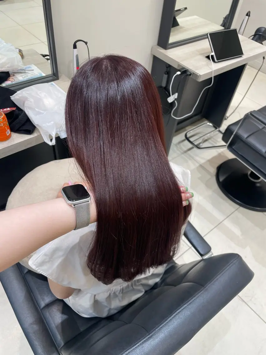 ロング すみれ✨レイヤー 🫧透明感カラーのヘアスタイル