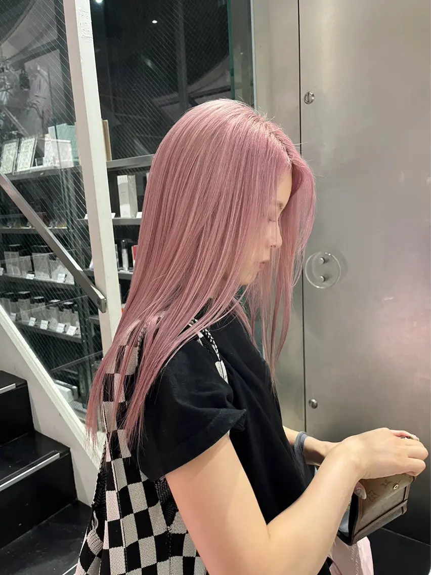 ロング カラー ブリーチ ダブルカラー ハイライトカラー ピンクカラー ボブ カット ヘアカラー トリートメント CHERIEブリーチ ダブルカラー 天神のヘアスタイル