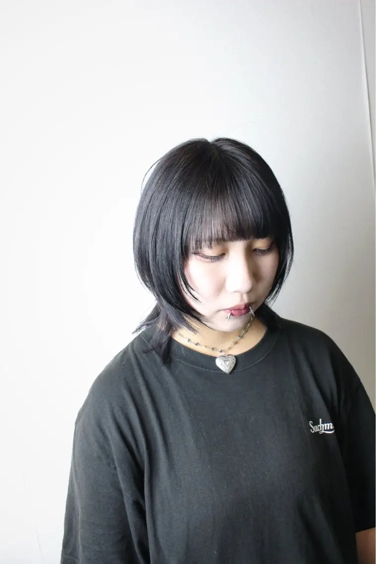 ミディアム カラー 黒髪 カット 土居 正季のヘアスタイル