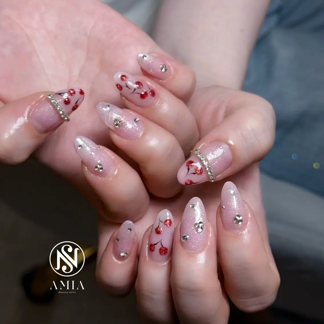 セミロング ハンドネイル 🌟AMIA BEAUTY🌟のネイルデザイン