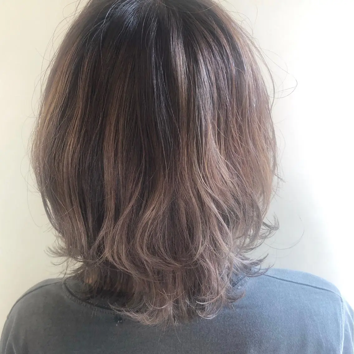 ミディアム カラー グラデーションカラー カット ヘアカラー 齋藤 咲のヘアスタイル
