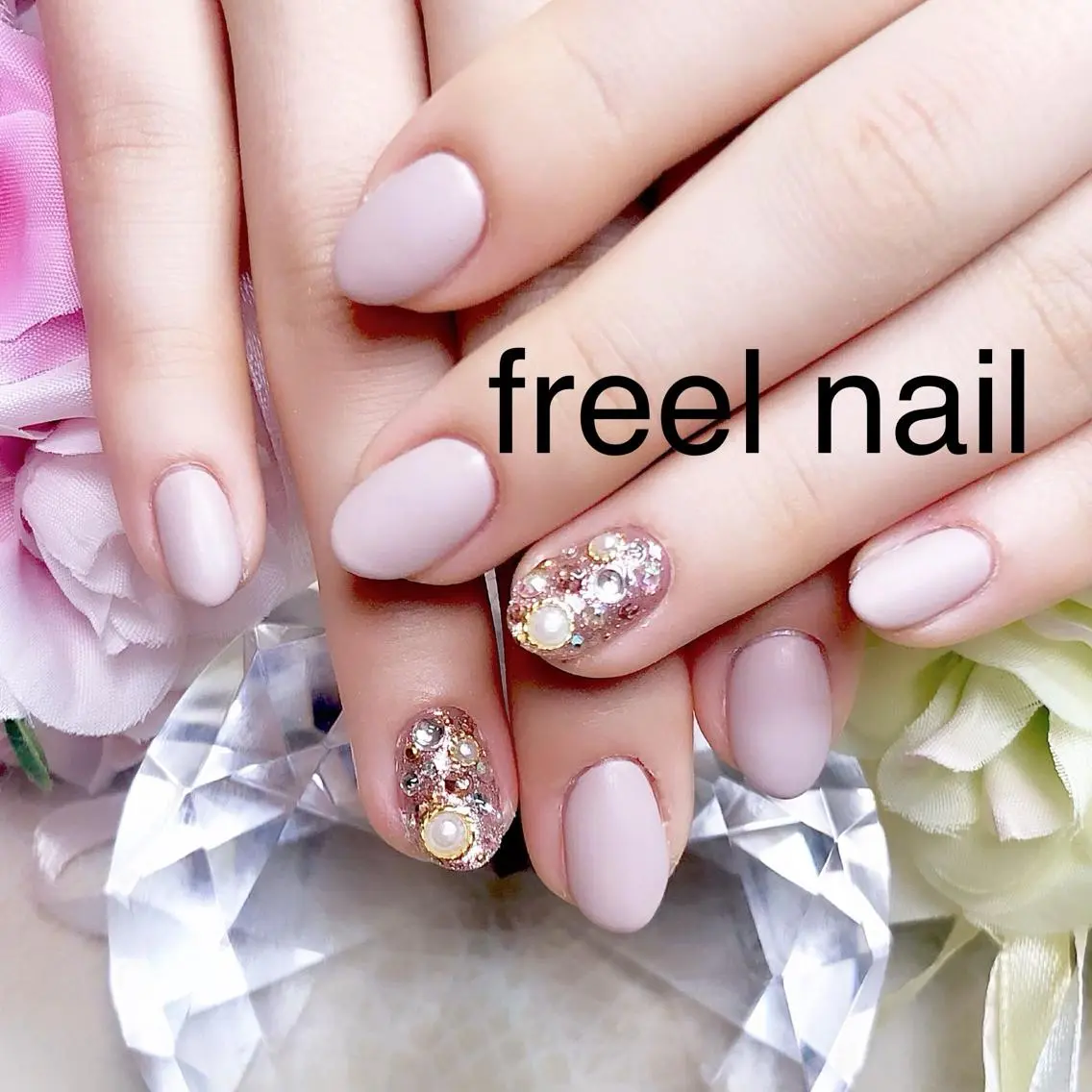 ネイル ストーンネイル ハンドネイル freel Beautyのネイルデザイン