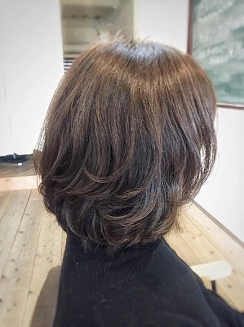 ミディアム カット nest のヘアスタイル