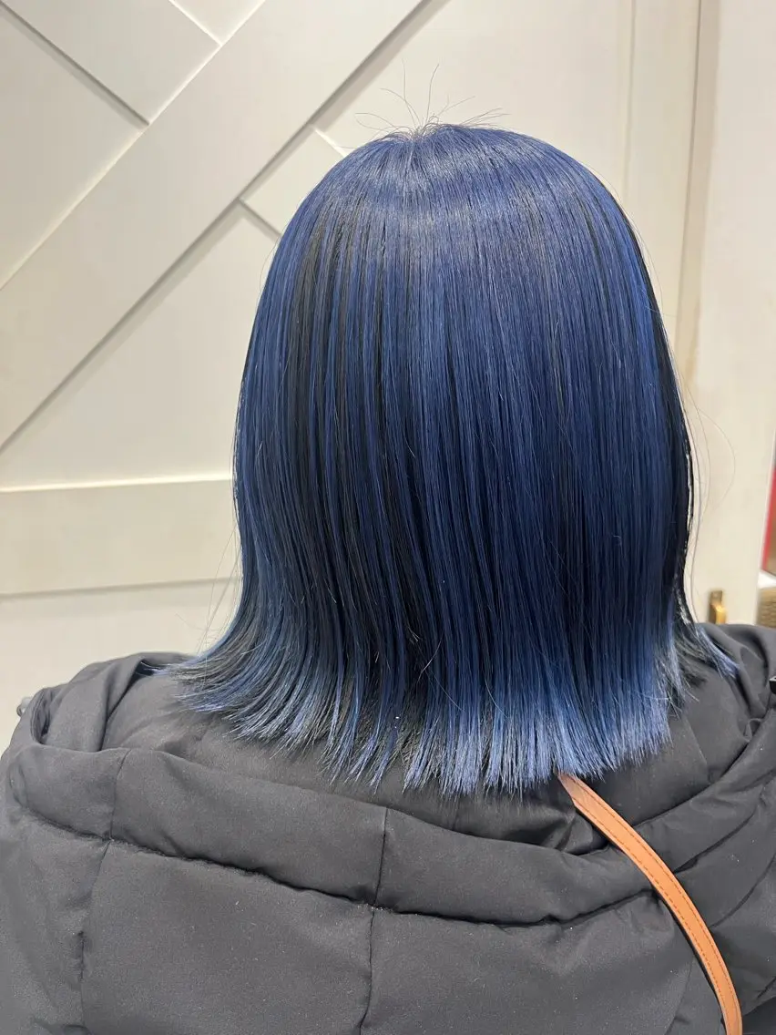 ミディアム カラー ブリーチ デザインカラー ハイトーンカラー ヘアカラー ハイトーンカラー シールエクステのヘアスタイル
