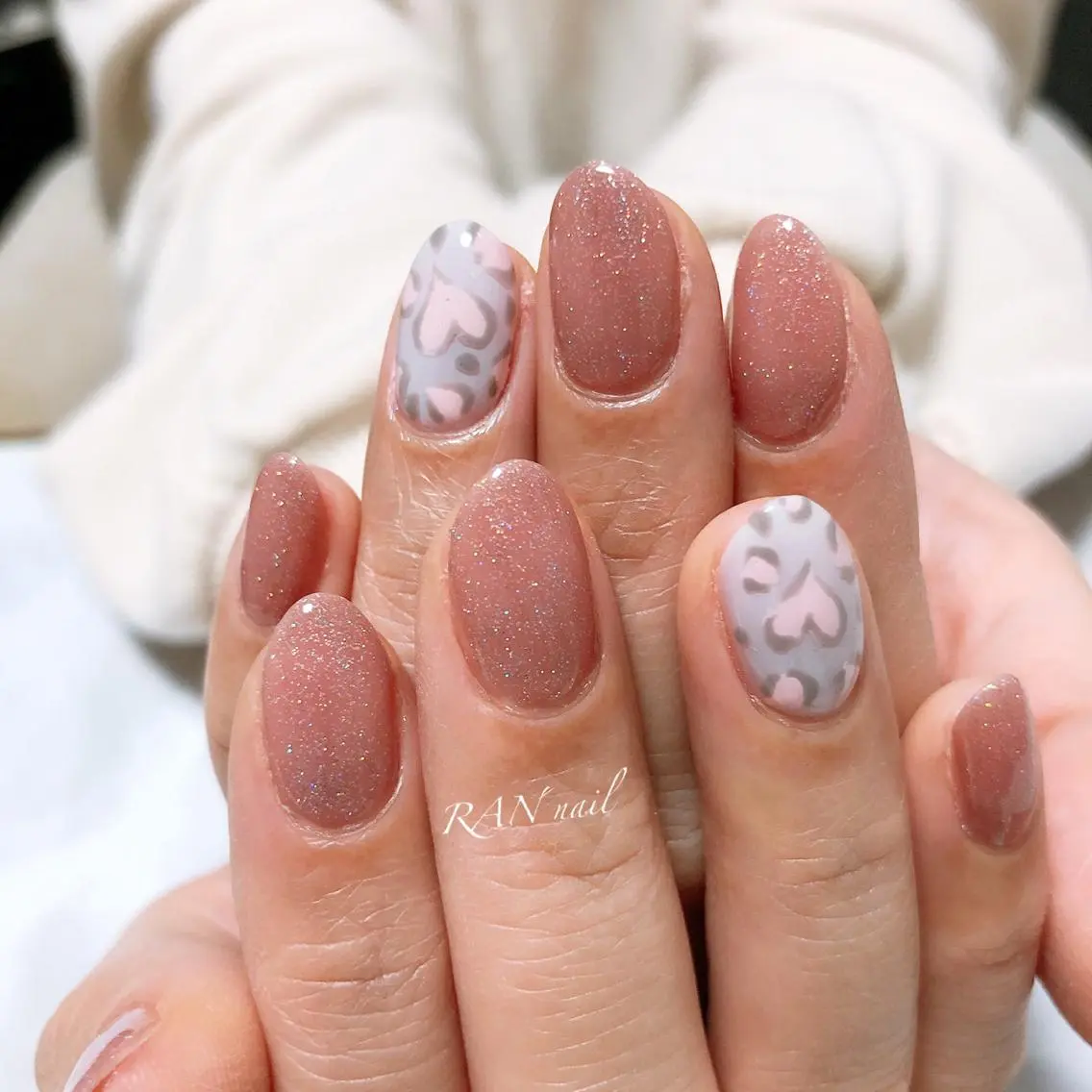 ネイル アニマル柄 フットネイル キラキラネイル オフィスネイル ワンカラーネイル RAN nailのネイルデザイン
