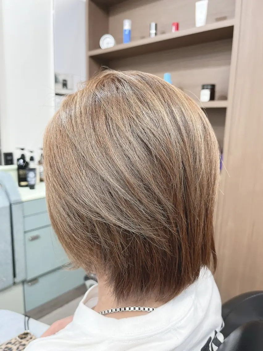 セミロング カラー カット ヘアカラー 千佳 CHIKAのヘアスタイル