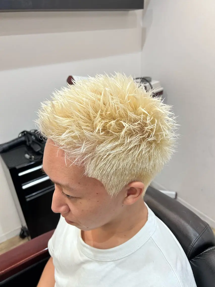 カラー メンズ スパイキーショート カット 池部 宥伎のヘアスタイル