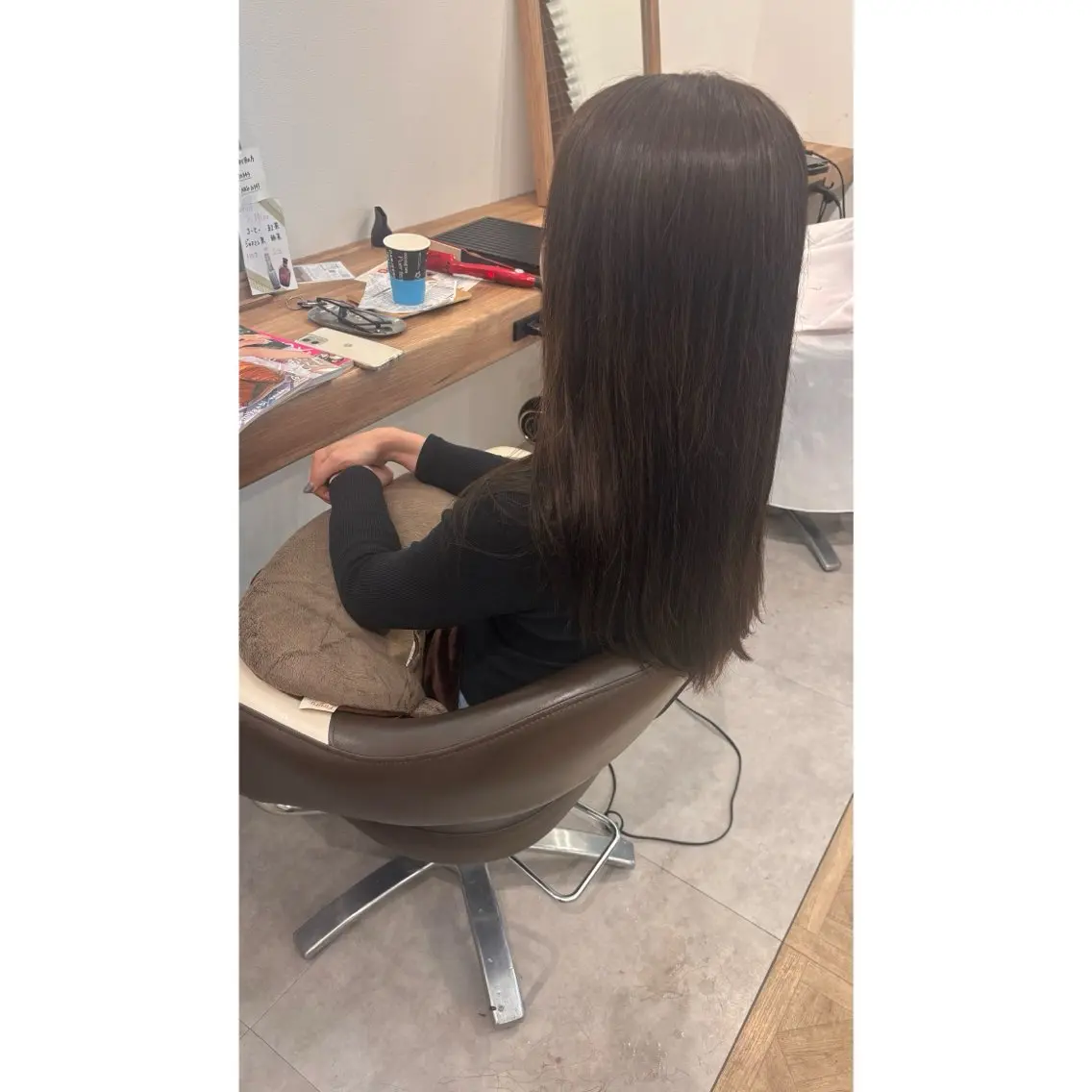 ロング カラー ベージュカラー オリーブベージュ ヘアカラー トリートメント 阿部 美咲のヘアスタイル