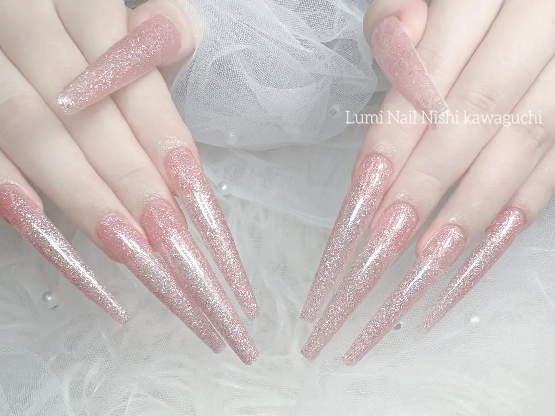 ネイル フットネイル ジェルネイル キラキラネイル オフィスネイル ピンク Lumi Nail Salonのネイルデザイン