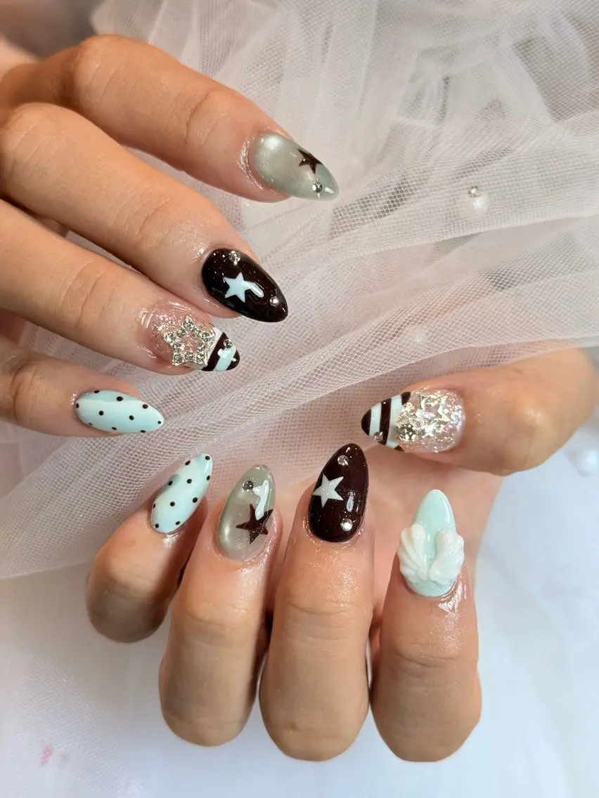 ネイル アートネイル チークネイル フレンチネイル グラデーション キラキラネイル ハンドネイル Risa_ Nailのネイルデザイン