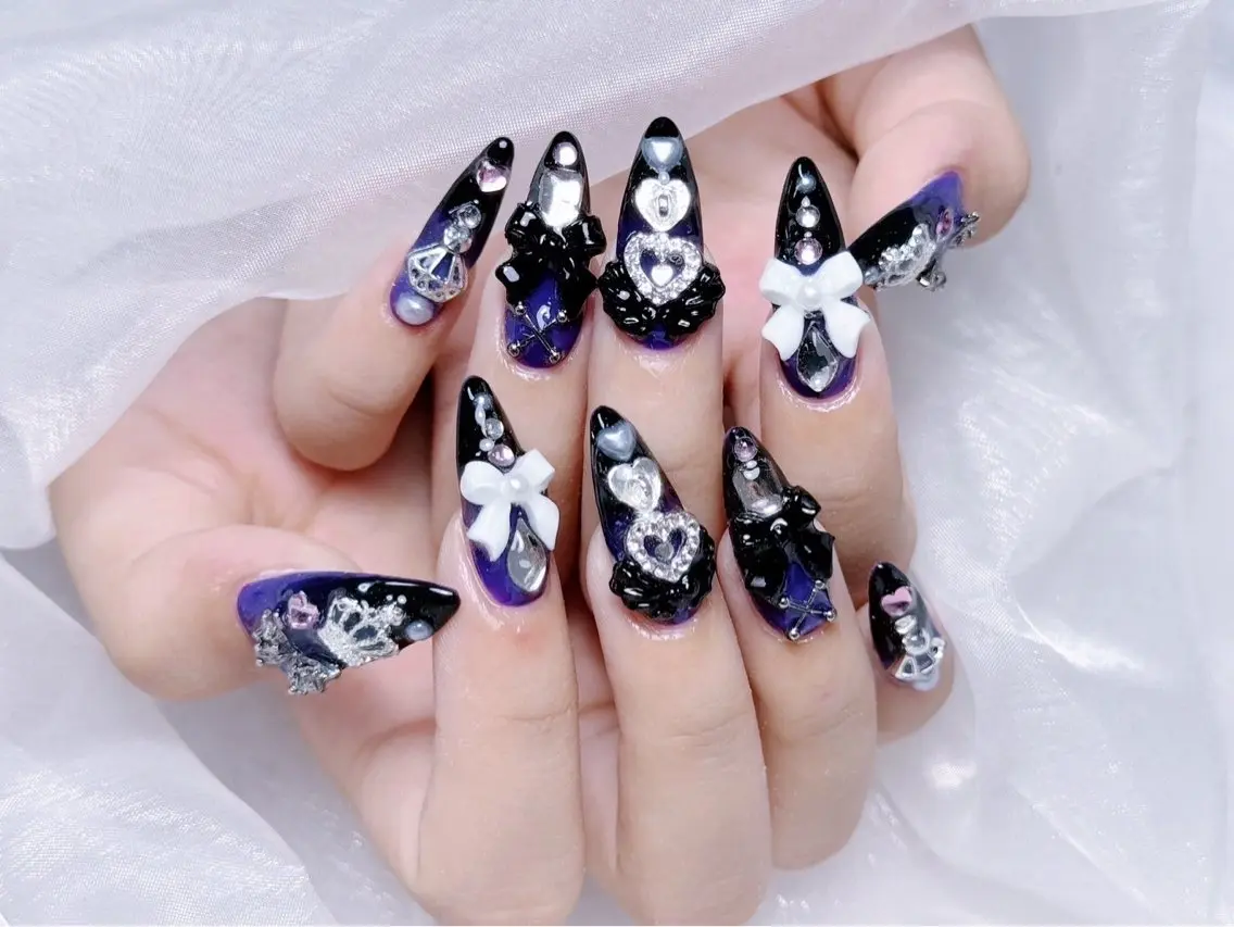 ネイル チークネイル 長さ出し フラワーネイル フレンチネイル ガーリー ハンドネイル NEW NAIL 池袋のネイルデザイン