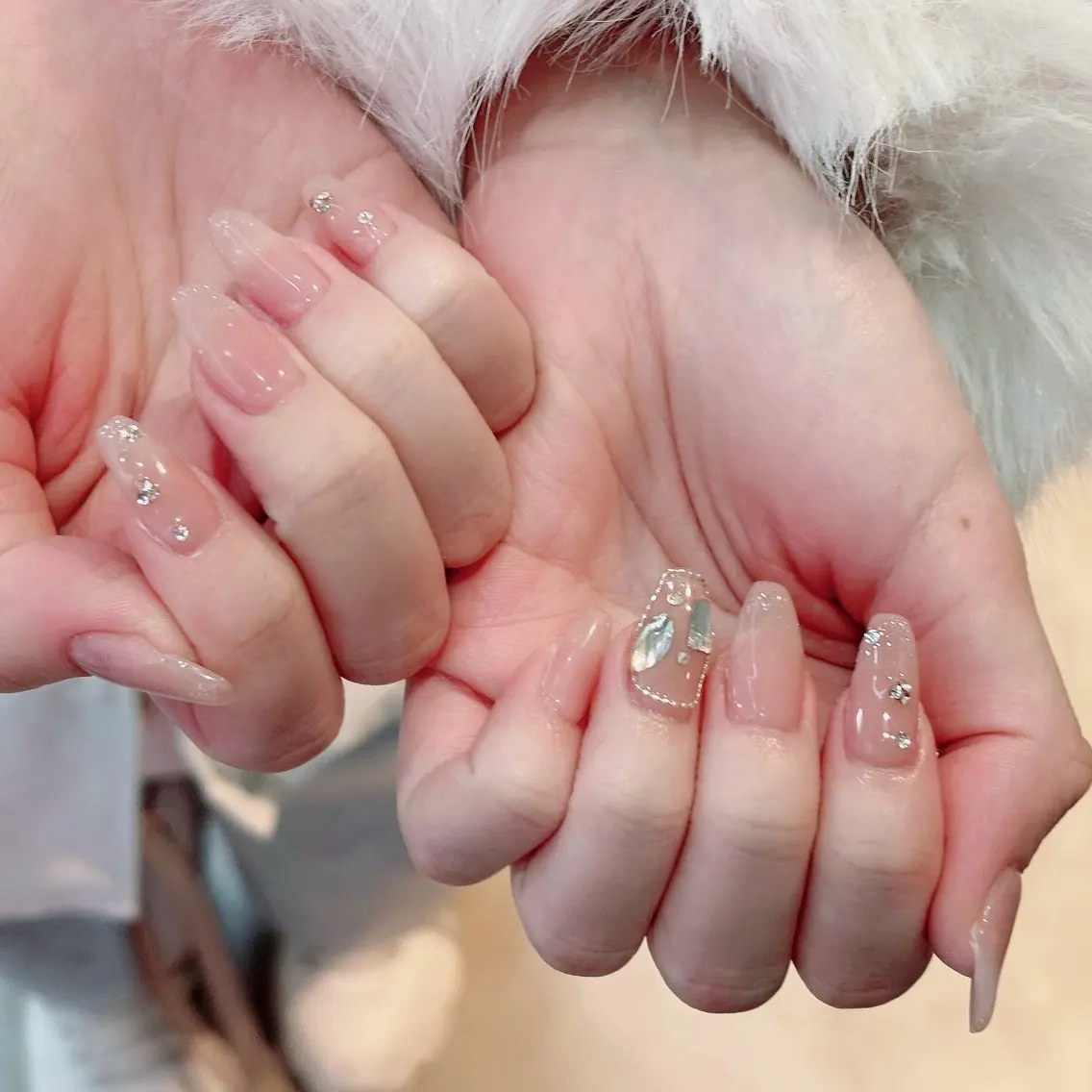 ネイル ストーンネイル ハンドネイル 🐰WOLTOKYO 🐰池袋mikaのネイルデザイン