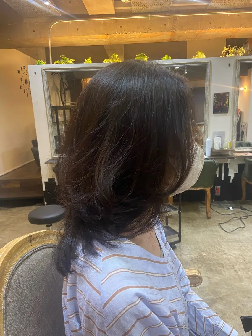 セミロング レイヤーカット 岡本 蓮太のヘアスタイル