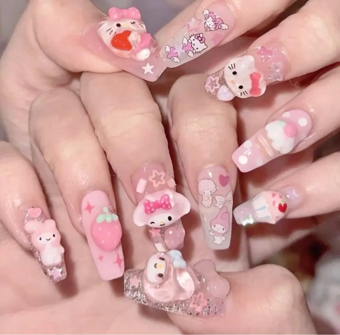 ネイル キラキラネイル 韓国ネイル ロングネイル ワンカラーネイル ワンホンネイル ハンドネイル Rina Nail.Blingのネイルデザイン