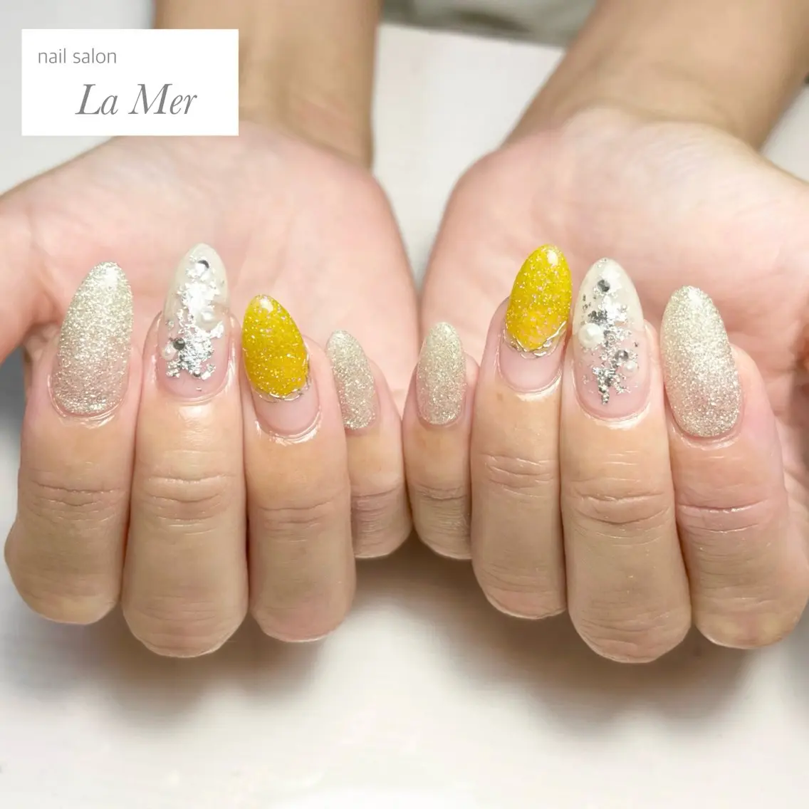ネイル フラッシュネイル キラキラネイル ロングネイル ミラーネイル シルバー ハンドネイル nailsalon La Merのネイルデザイン