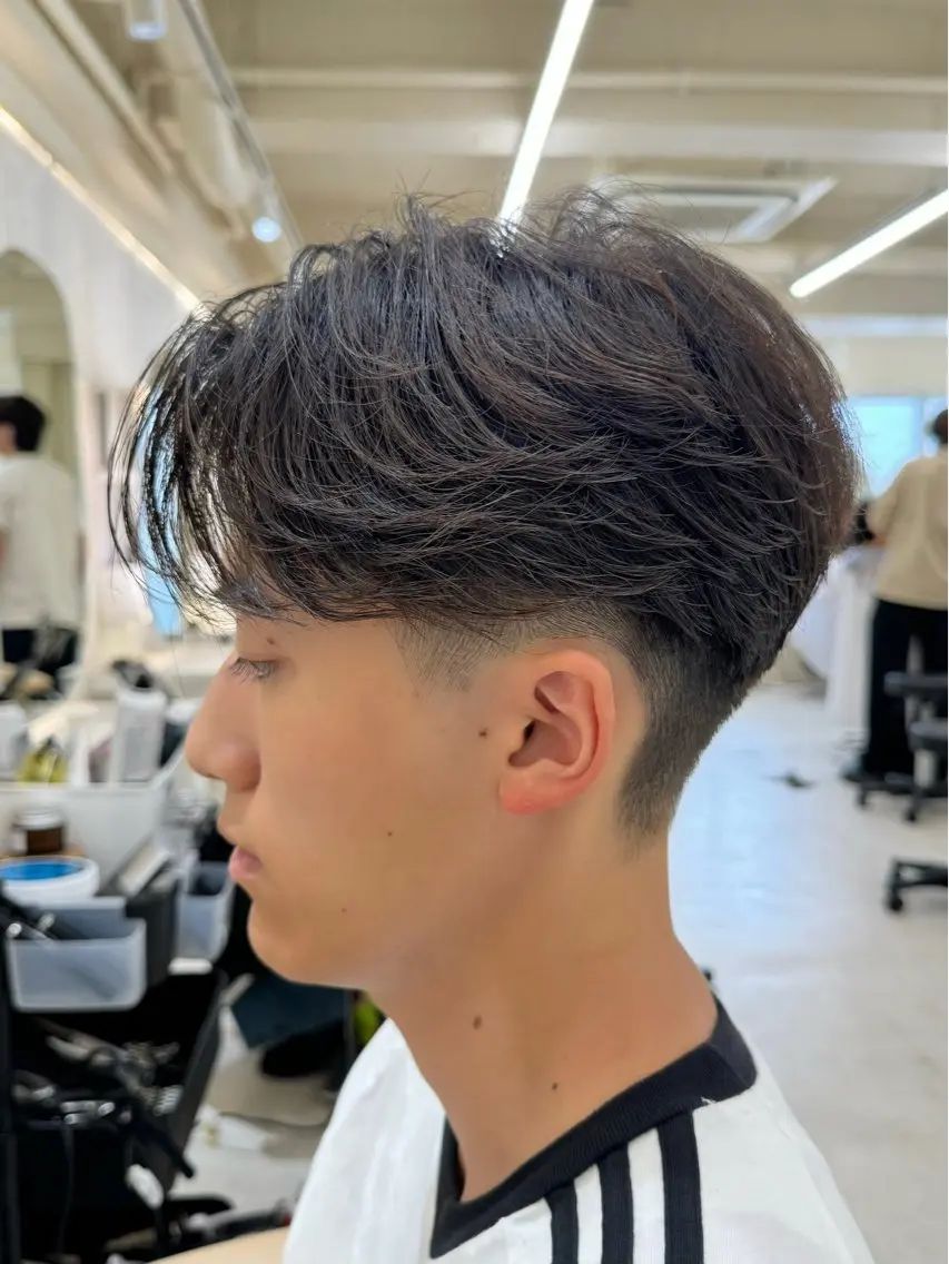 ショート パーマ メンズ センターパート メンズパーマ ニュアンスパーマ 横浜/レイヤー/ カネコのヘアスタイル