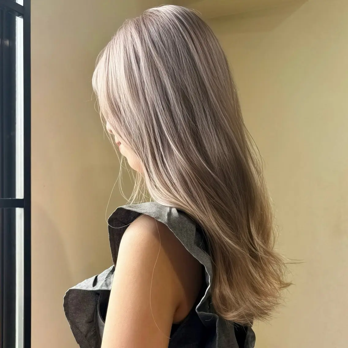 ミディアム カラー ベージュカラー ブリーチ ケアブリーチ ハイトーンカラー ミルクティーベージュ ヘアカラー ブリーチなしベージュ カラー✨Takeのヘアスタイル