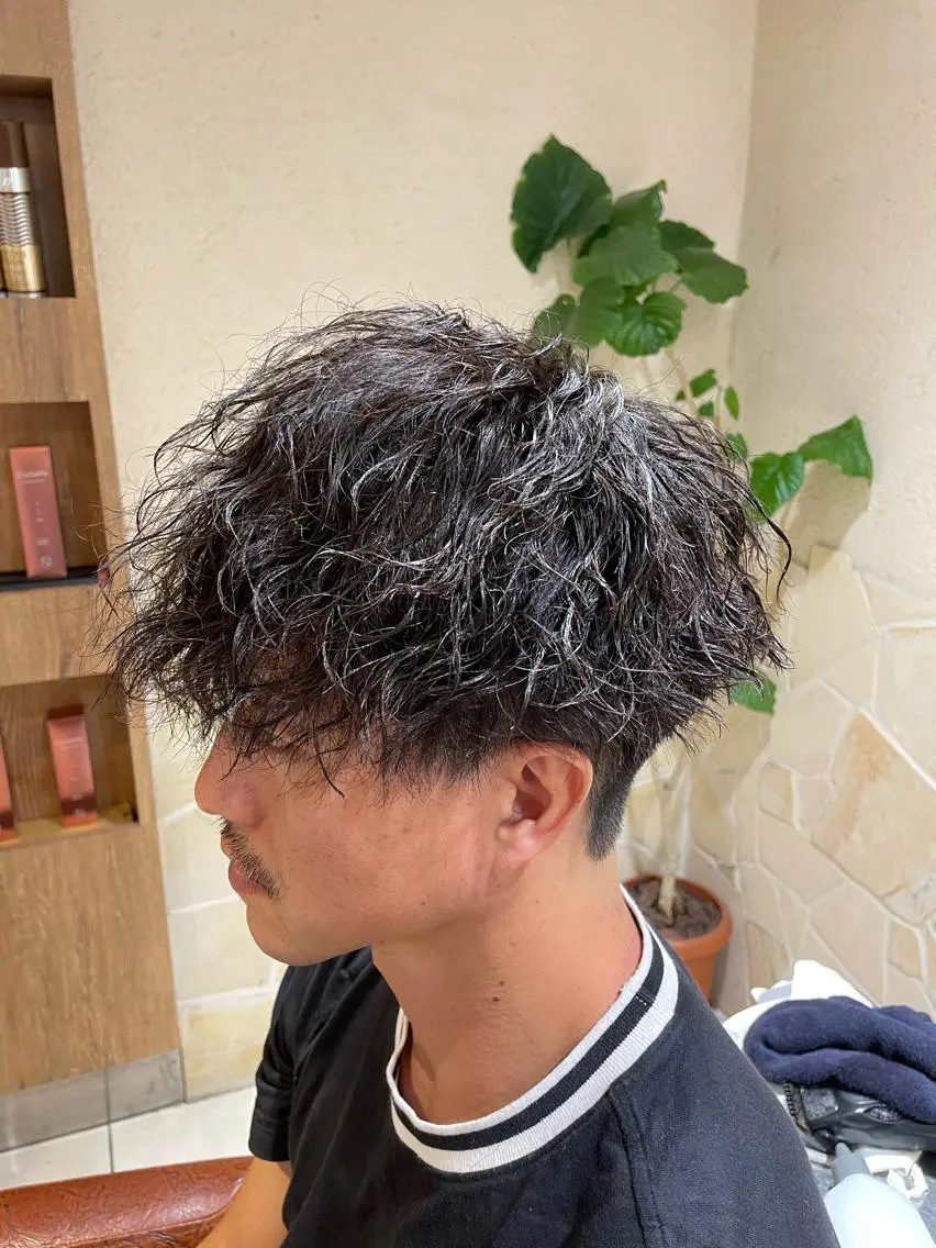 【ツイストスパイラルパーマorスパイラルパーマ】➕メンズカット【立体感と無造作感で色気のある印象にしたい方◎】の写真