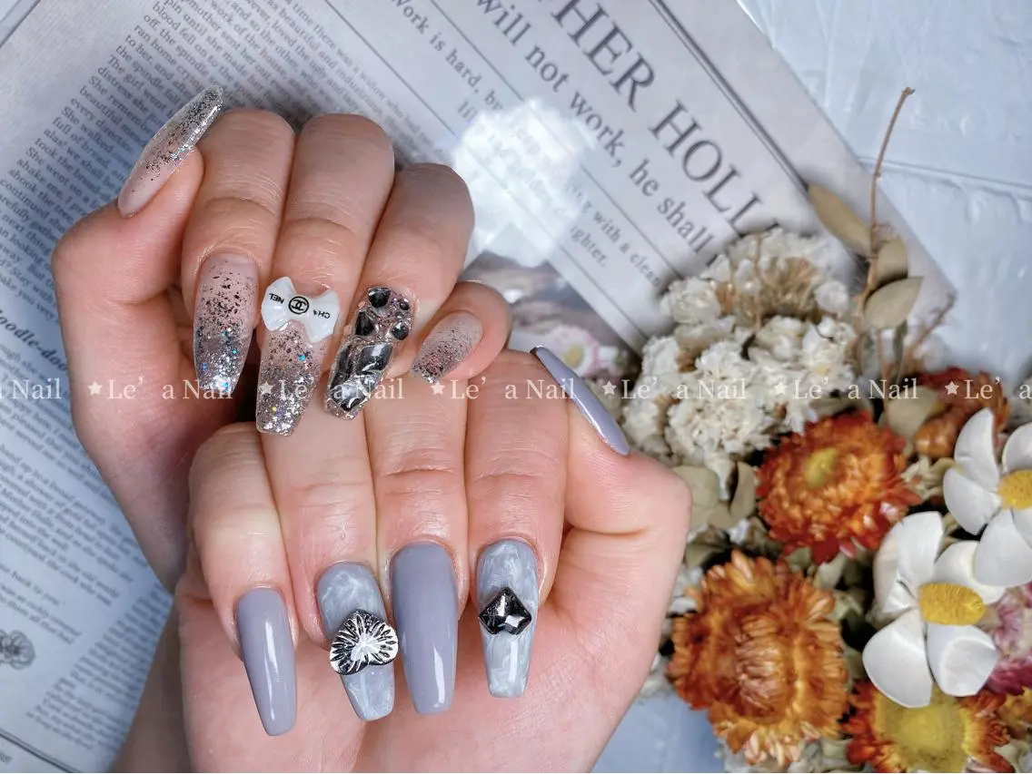 ロング カラー ネイル Le’a NailSalonのネイルデザイン