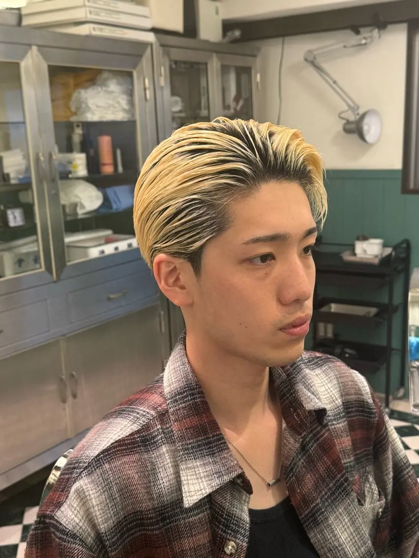 ショート カット 足立 享祐のヘアスタイル