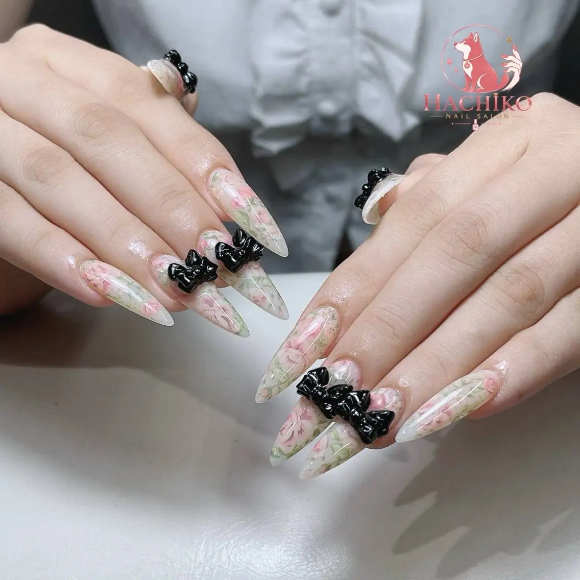 ネイル チークネイル クリアネイル ガーリー キラキラネイル 韓国ネイル ハンドネイル Hachiko Nail Salonのネイルデザイン