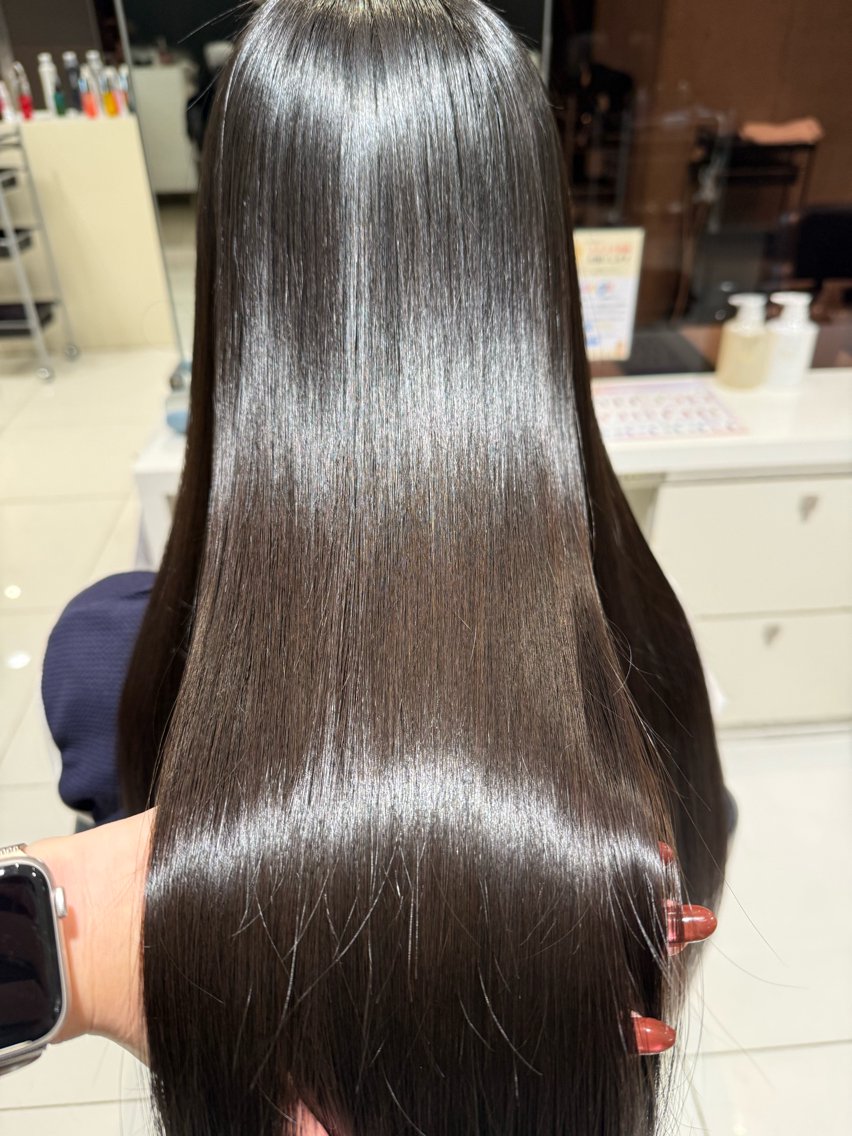 ロング トリートメント AVANCE emiのヘアスタイル