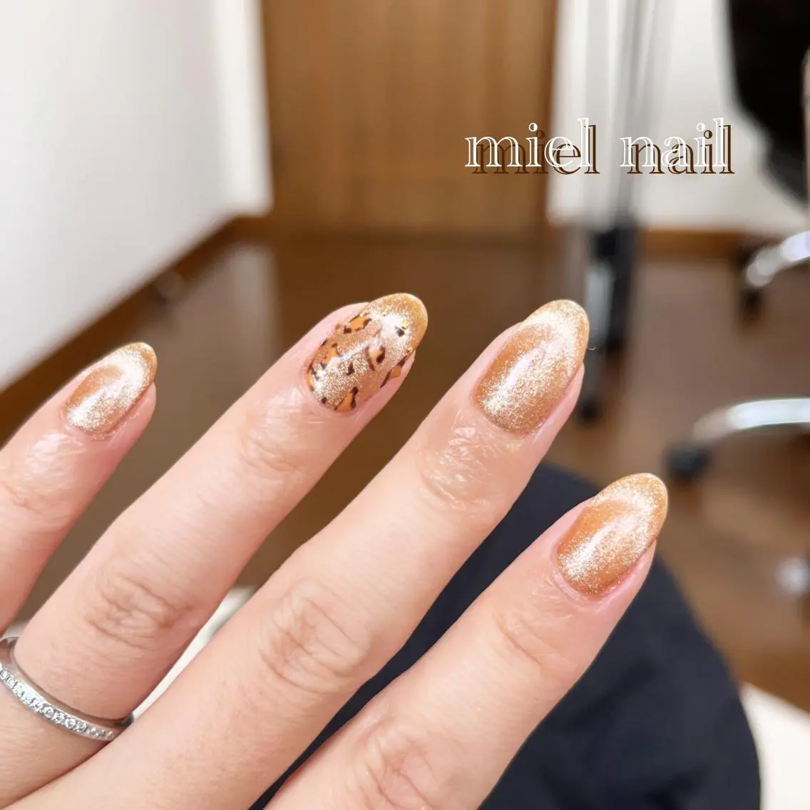 ネイル アニマル柄 フレンチネイル マグネットネイル マグネットフレンチ miel nailのネイルデザイン
