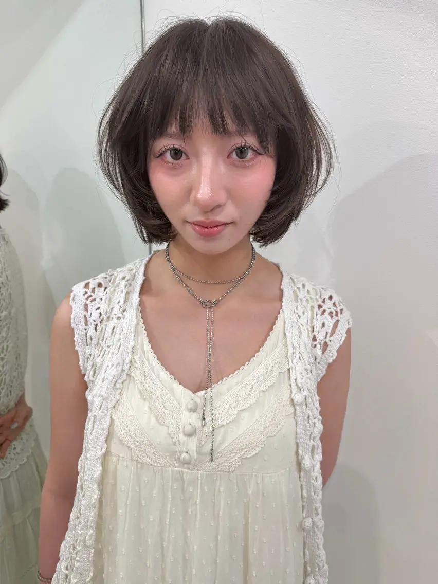 ショート カラー ベージュカラー ブリーチ ケアブリーチ デザインカラー ダブルカラー カット ヘアカラー TATSUハイトーン ミルクティーベージュのヘアスタイル
