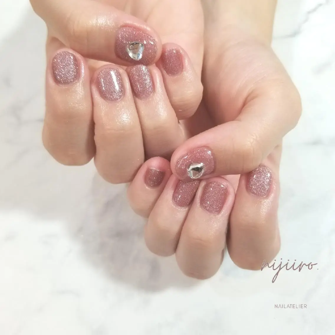 ネイル フラッシュネイル ワンカラーネイル ストーンネイル ハンドネイル nijiiro🌈 サトウのネイルデザイン
