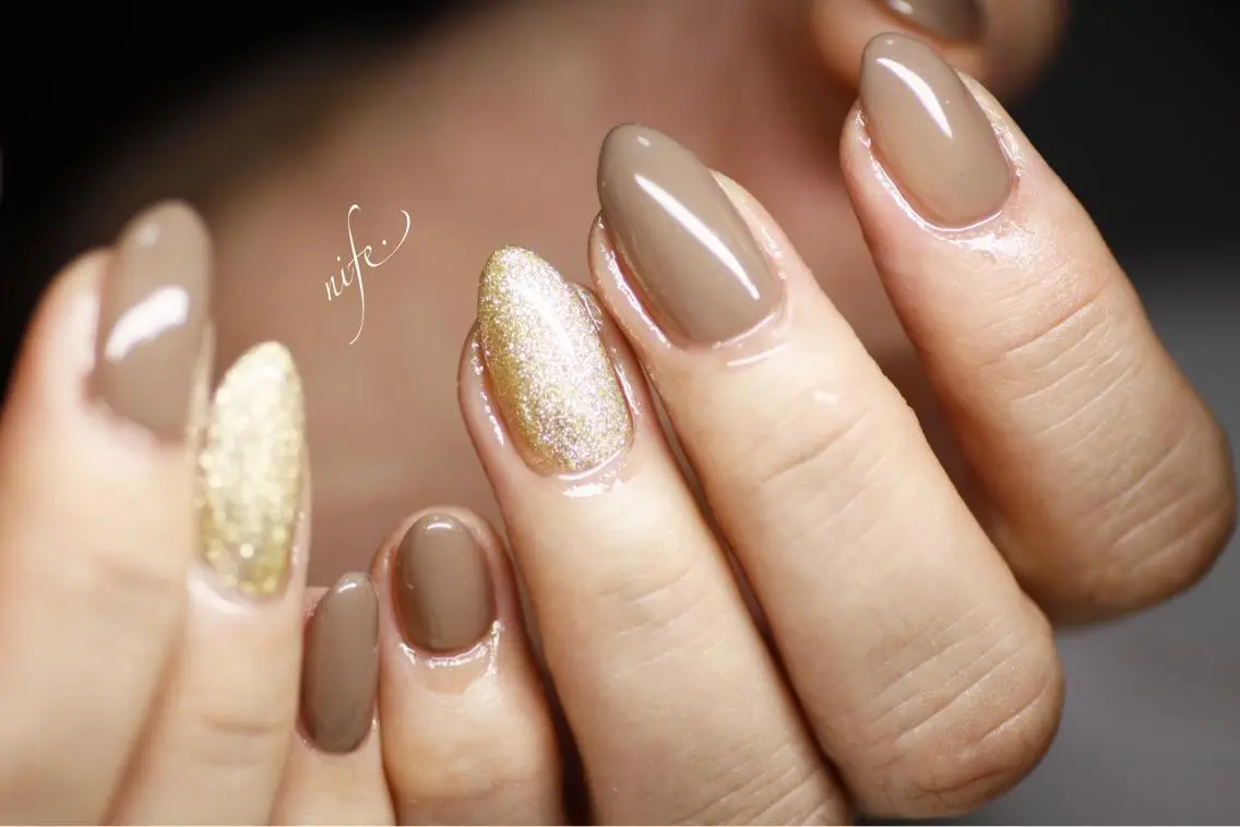 ネイル ジェルネイル ワンカラーネイル ぷっくりネイル atelier nife.のネイルデザイン