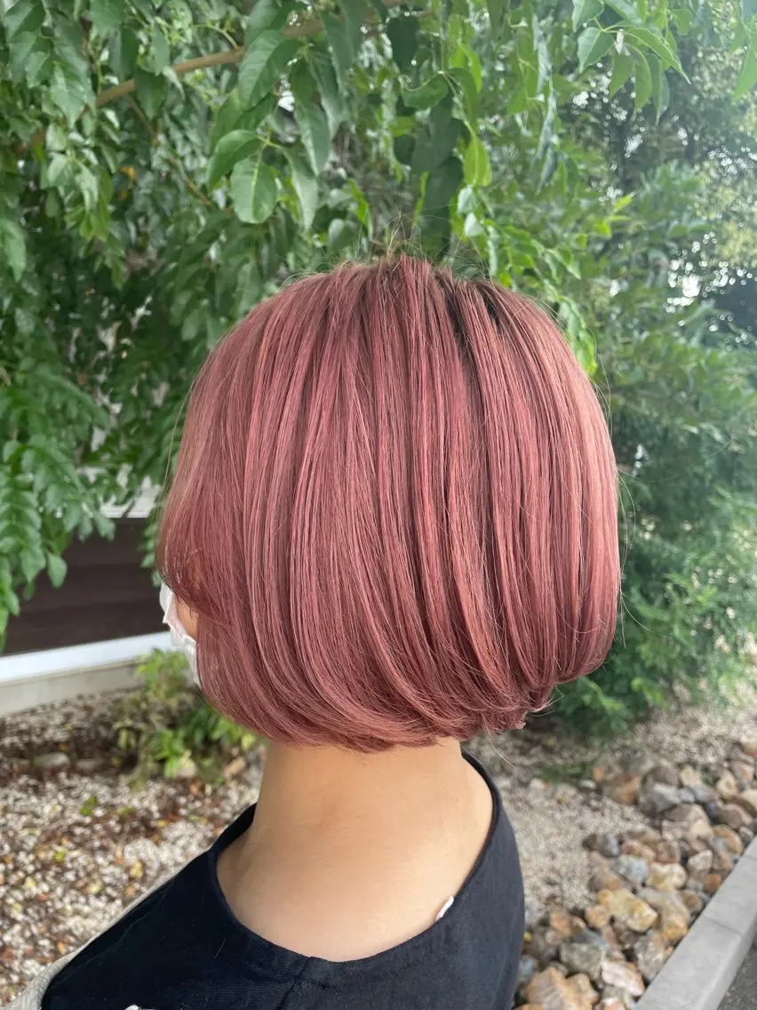 ミディアム 栗田 桃のヘアスタイル