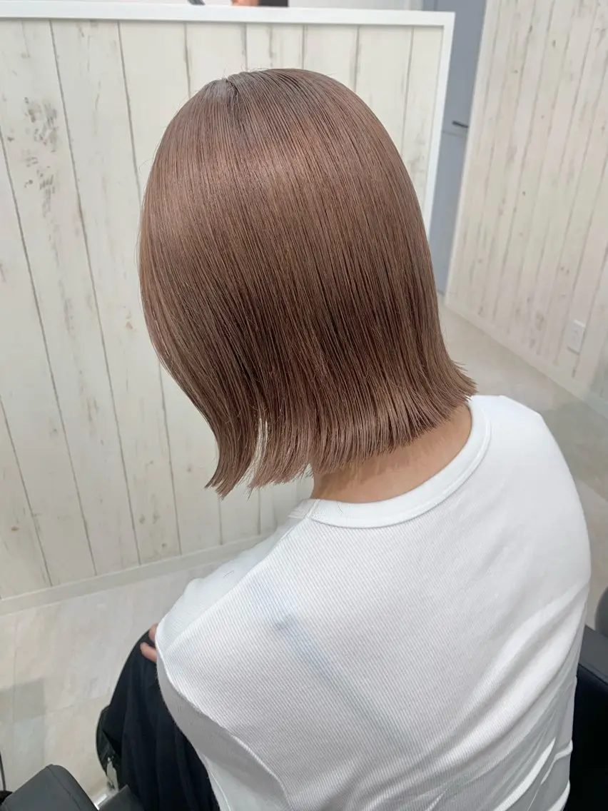 全体ブリーチカラー＋髪質改善トリートメントの写真