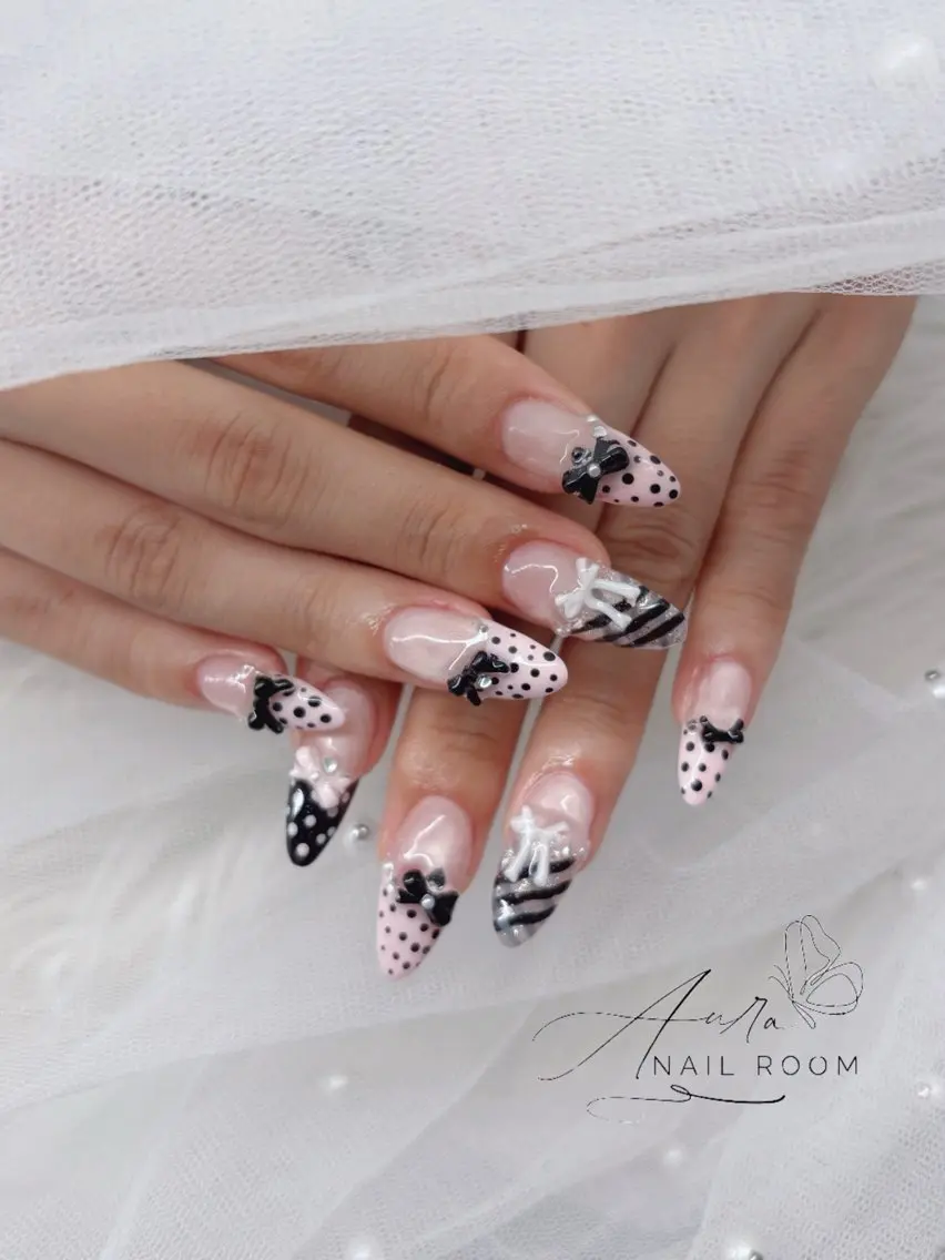 ネイル ドット Aura Nail Roomのネイルデザイン