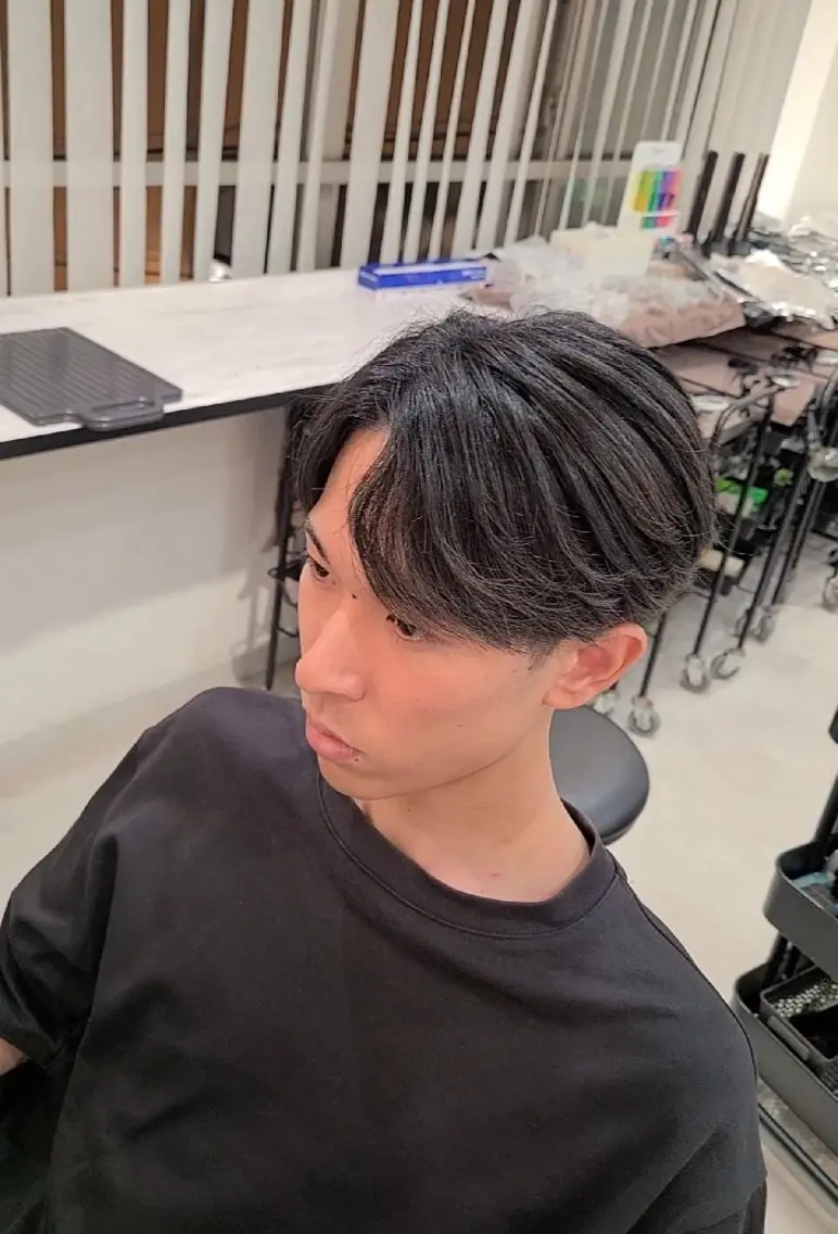 メンズ ミディアム ミディアムパーマ センターパート メンズ韓国風 メンズパーマ 韓国風ヘア パーマ 縮毛矯正 ヘアセット LEN名古屋/パーマ 海外ヘア/メンズ特化のヘアスタイル