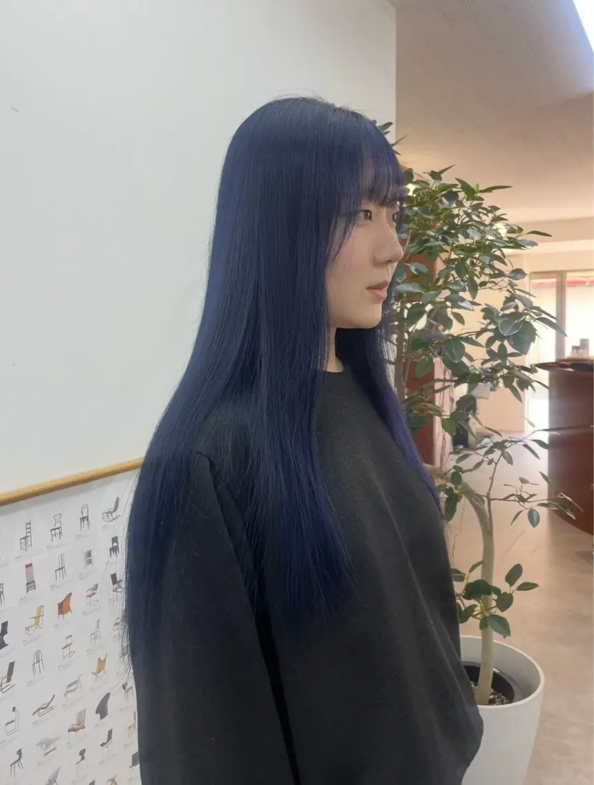 ロング カラー ブルーカラー カット ヘアカラー トリートメント 🟣niw SHUNNA🟣のヘアスタイル