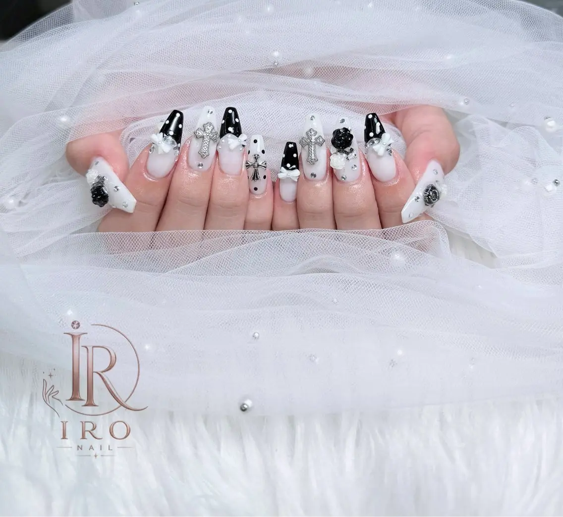 ネイル ハンドネイル IRO Nail Studioのネイルデザイン