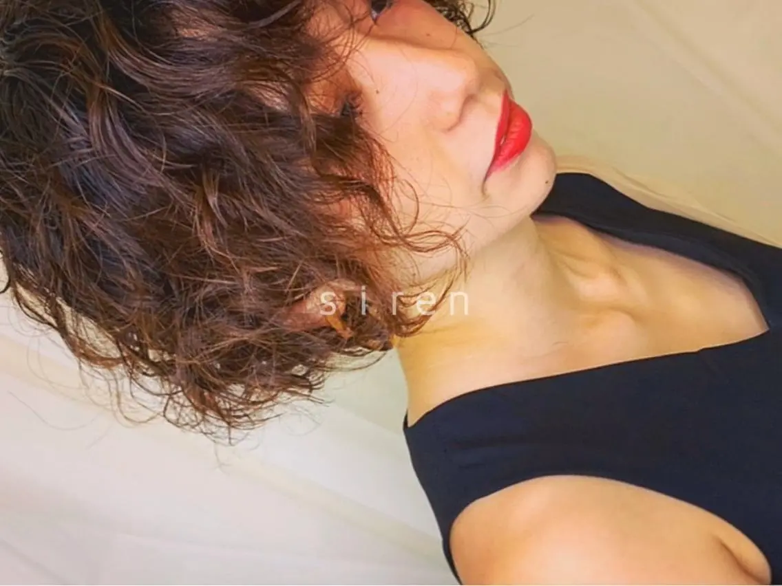 ショート パーマ Shiho お洒落な エクステ♡ハイトーンのヘアスタイル