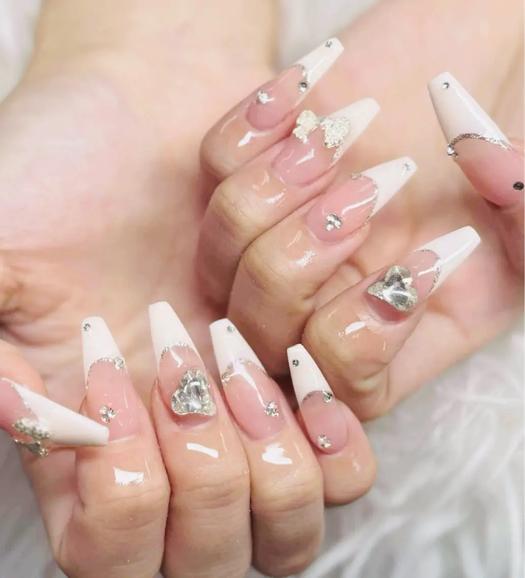 ネイル チークネイル 長さ出し フットネイル マグネットネイル 持ち込み ハンドネイル ANH NAIL ゴテゴテ専門店💎のネイルデザイン