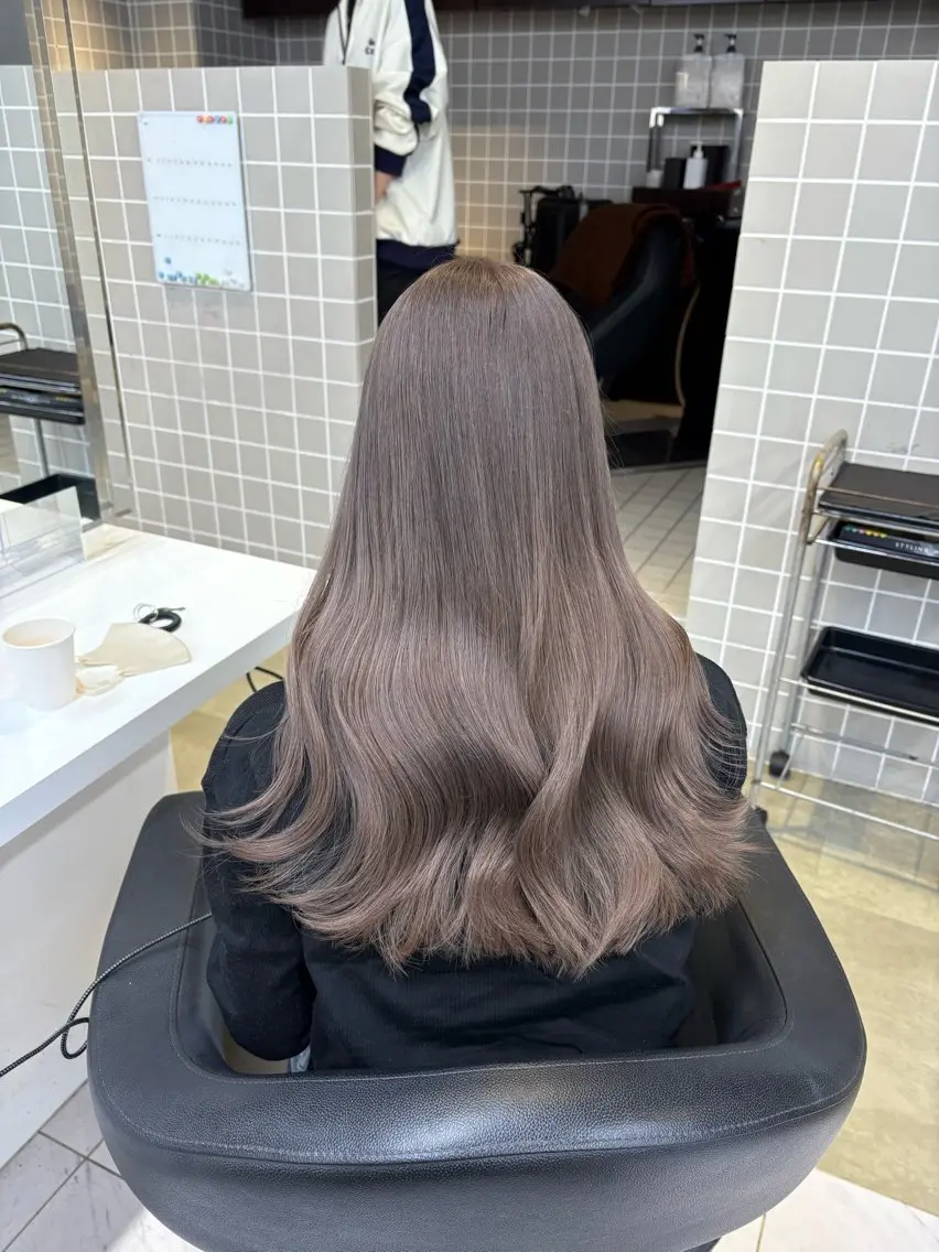 ロング ヘアカラー トリートメント ヘッドスパ ヘアセット 寒色/ベージュヘア ブリーチありMiOのヘアスタイル